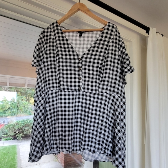 Torrid Black Gingham Stretch Challis Peplum Blouse Women's Size 4/4X Rayon Blend - Picture 2 of 7